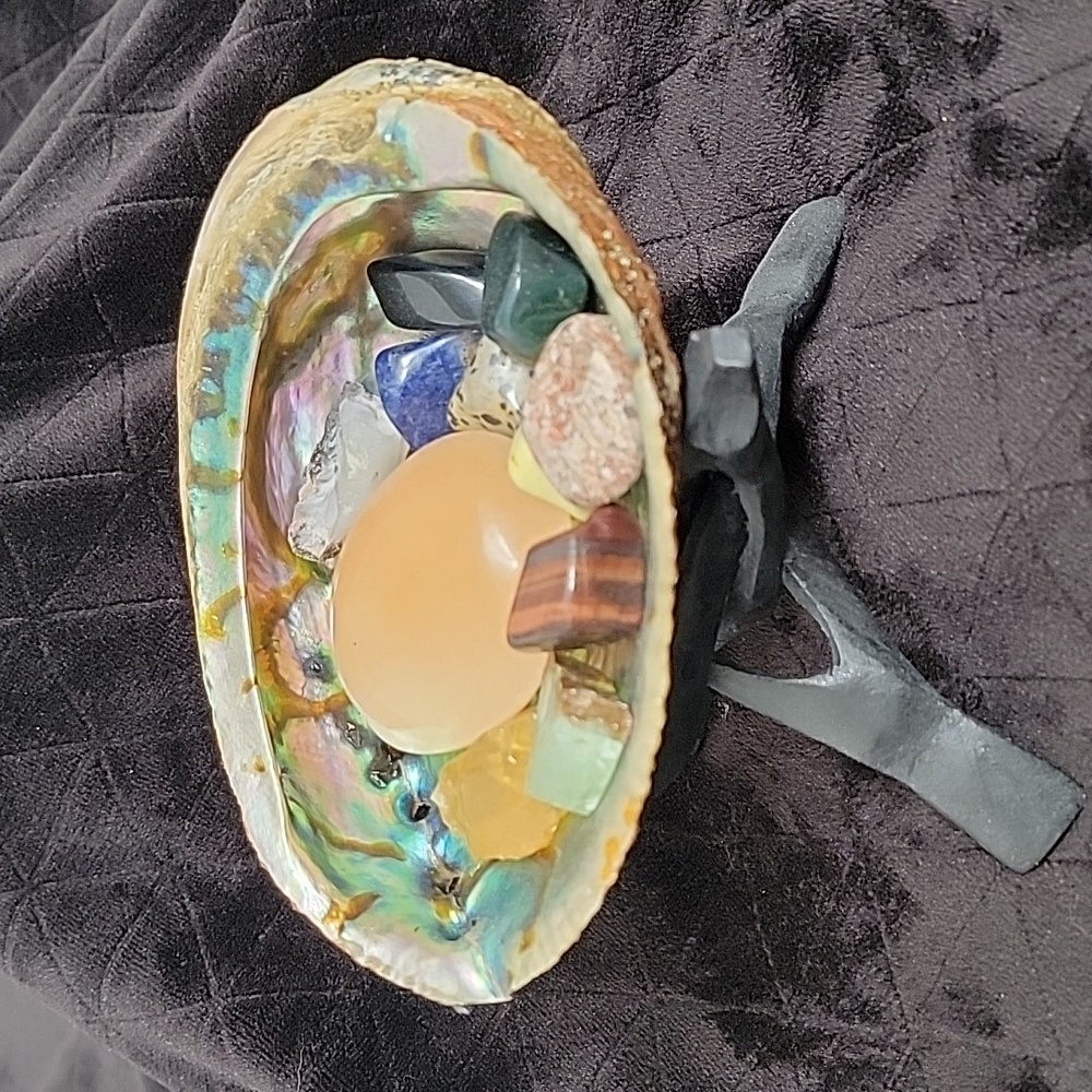 Abalone shell w/ stand and crystals